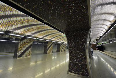 A 4-es metró Gellért téri állomása-stock-foto