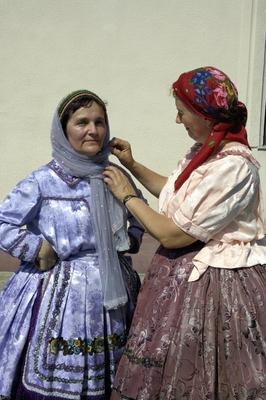 Sárközi népviselet-stock-foto