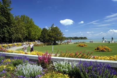 Balatonfüred, a móló és a Tagore sétány-stock-foto