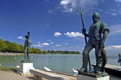 Balatonfüred, a halász és a révész szobra-stock-foto