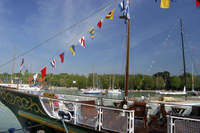 A balatonfüredi hajókikötő-stock-foto