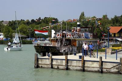 A balatonfüredi hajókikötő-stock-foto