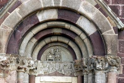 Felsőörsi prépostsági templom. A Balaton-környék legjelentősebb román-kori épülete a felsőörsi prépostsági templom.-stock-foto