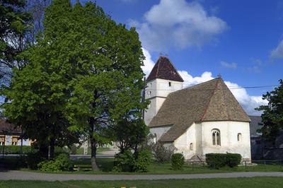 Berhida, Szent Kereszt római katolikus templom-stock-foto
