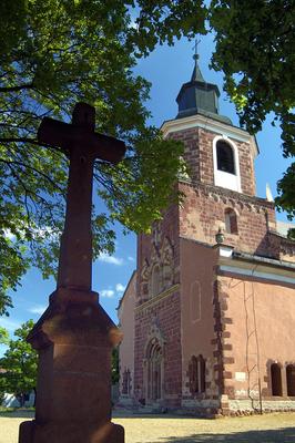 Felsőörsi prépostsági templom. A Balaton-környék legjelentősebb román-kori épülete a felsőörsi prépostsági templom.-stock-foto