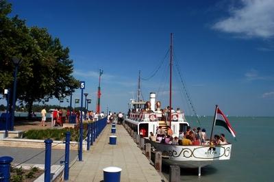 A balatonfüredi hajóállomás-stock-foto