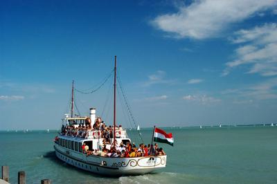A balatonfüredi hajóállomás-stock-foto