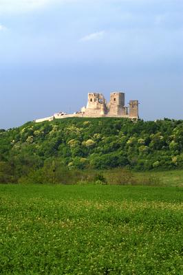 A Cseszneki Vár látványa a Bakony hegységben-stock-foto
