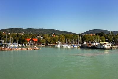 A Balaton part Balatonfürednél-stock-foto