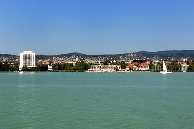 A Balaton part Balatonfürednél-stock-foto