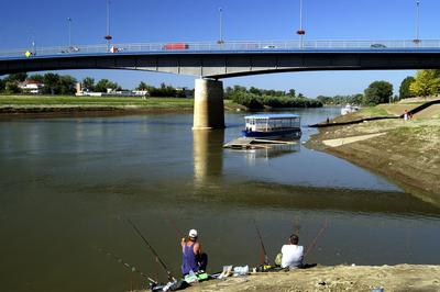 A szolnoki Tisza-híd-stock-foto