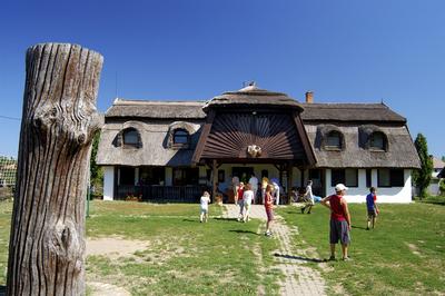 Tiszavárkonyi Népművészeti Alkotóház-stock-foto