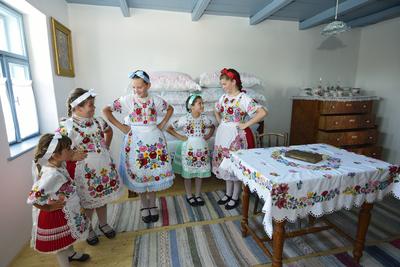 Géderlaki népviselet-stock-foto