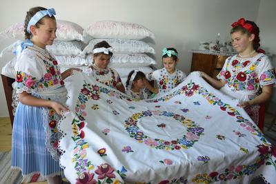 Géderlaki népviselet-stock-foto