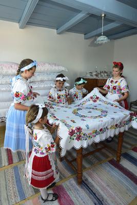 Géderlaki népviselet-stock-foto