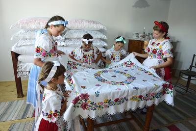 Géderlaki népviselet-stock-foto