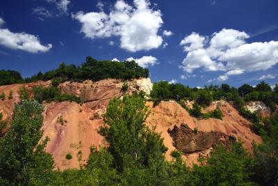 Az egykori bauxit bánya Gánt határában.-stock-foto