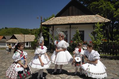 Hollókő-stock-foto