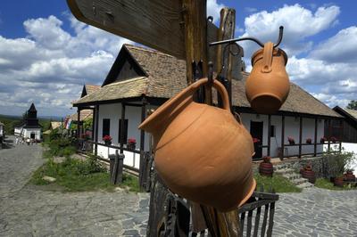 Hollókő-stock-foto