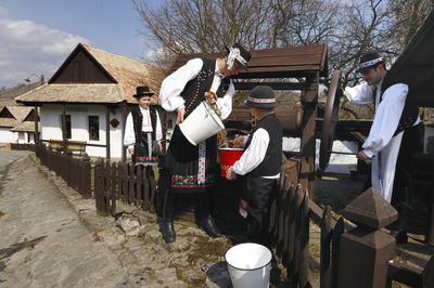 Hollókő-stock-foto