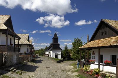 Hollókő-stock-foto