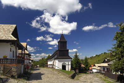 Hollókő-stock-foto