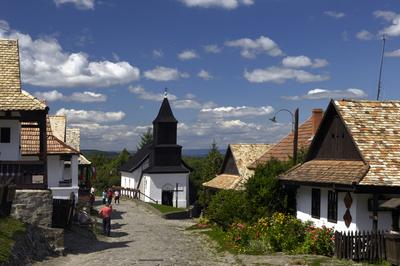 Hollókő-stock-foto