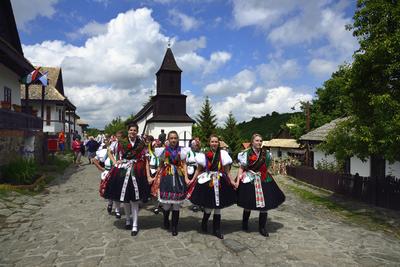 Hollókő-stock-foto