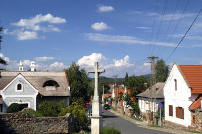 Salföld, hagyományos, népi építészetű lakóházak.-stock-foto