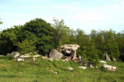 Szentbékkállai kőtenger-stock-foto