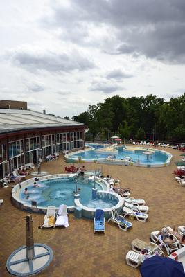 Gyopárosfürdő-stock-foto