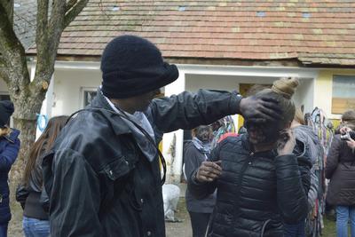 Tikverőzés Mohán-stock-foto