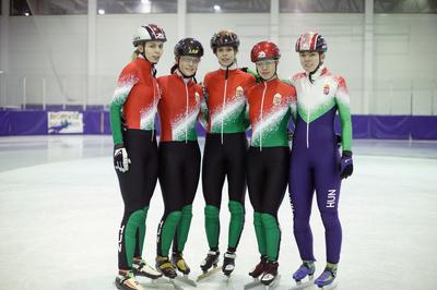 Női Gyorskorcsolya válogatott-stock-foto