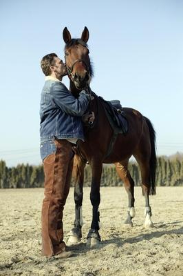 Kósa L. Adolf lovagol-stock-foto