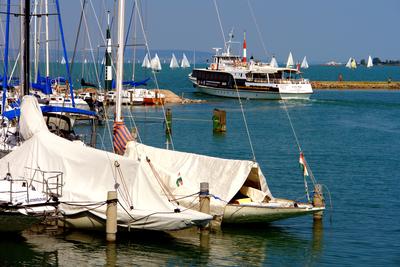 Balatonföldvár, vitorláskikötő-stock-foto