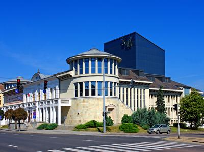 Az egri Gárdonyi Géza Színház épülete-stock-foto