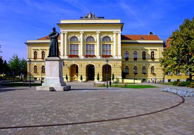 Szentes, Konferencia és Kulturális Központ-stock-foto