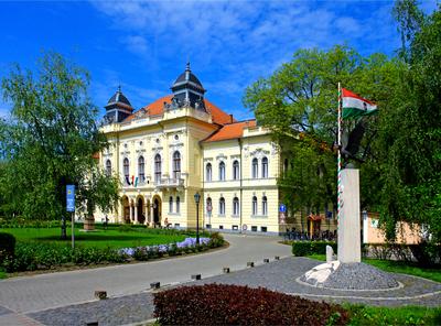 Kisújszállás, Városháza-stock-foto