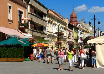 Kaposvár, sétáló utcája, a Fő utca-stock-foto