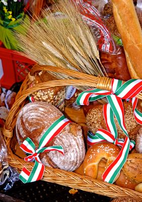 Ünnepi péksütemények az Augusztus 20-i kenyérfesztiválon-stock-foto