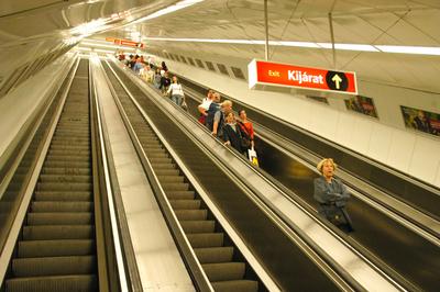 Budapest, 2004.09.10.
Felújították a Blaha Lujza téri állomást.-stock-foto