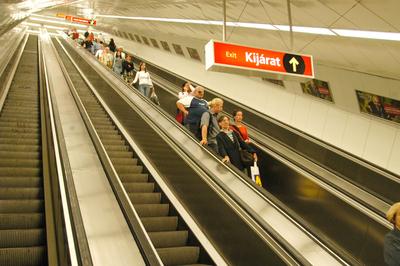 Budapest, 2004.09.10.
Felújították a Blaha Lujza téri állomást.-stock-foto