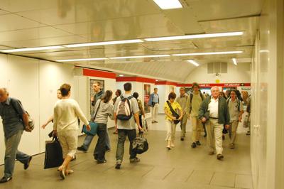 Budapest, 2004.09.10.
Felújították a Blaha Lujza téri állomást.-stock-foto