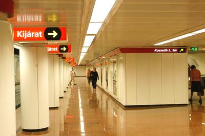 Budapest, 2004.09.10.
Felújították a Blaha Lujza téri állomást.-stock-foto