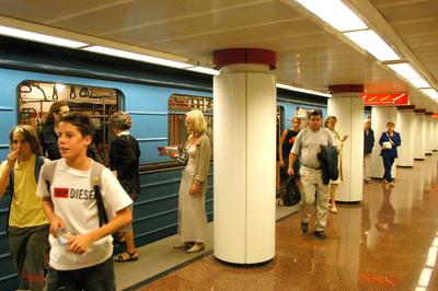 Budapest, 2004.09.10.
Felújították a Blaha Lujza téri állomást.-stock-foto