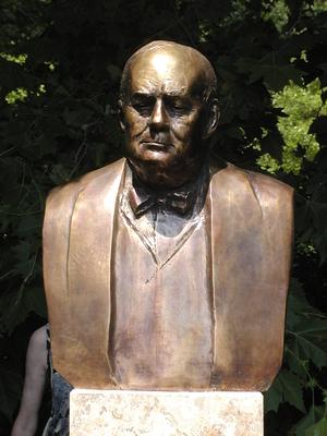 Winston Churchill mellszobra a Városligetben-stock-foto