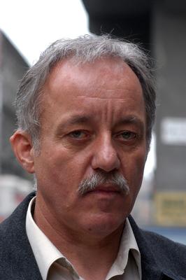 Budapest, 2006.05.09.
A Bonyhádon élő férfi (Baricz István cipőfejlesztő-mérnök) 26 éven keresztül dolgozott a helyi cipőgyárban, amikor is hosszú gondolkodást és tesztelést követően megszületett a találmány: a cipő, amiben a legizzadósabb embernek sem lesz lábszaga. Azonnal fel is kapta rá a fejét a világ: Párizsban bronz, Genfben, a feltalálók ötletei közt pedig aranyéremmel jutalmazták.-stock-foto