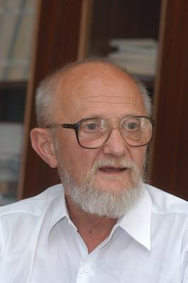 Budapest, 2004.06.15.
Dános Kornél professzor, a Semmelweis Orvostudományi Egyetem Nyelvi Kommunikációs Központjának igazgatója.-stock-foto