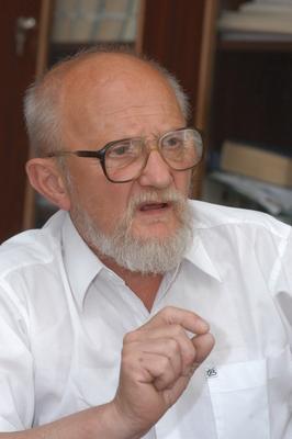 Budapest, 2004.06.15.
Dános Kornél professzor, a Semmelweis Orvostudományi Egyetem Nyelvi Kommunikációs Központjának igazgatója.-stock-foto