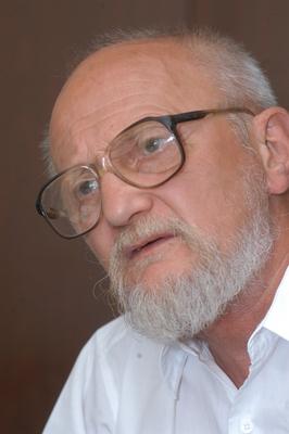 Budapest, 2004.06.15.
Dános Kornél professzor, a Semmelweis Orvostudományi Egyetem Nyelvi Kommunikációs Központjának igazgatója.-stock-foto